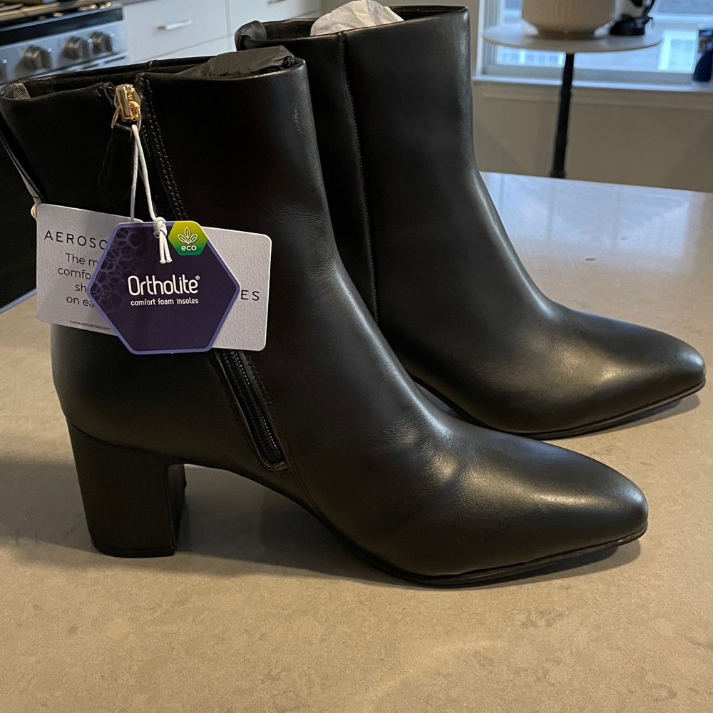 NWT Aerosoles Mari Bootie Black Leather Size 11 Wide